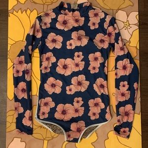 NWOT Acacia Swimwear Ehukai rashguard size M